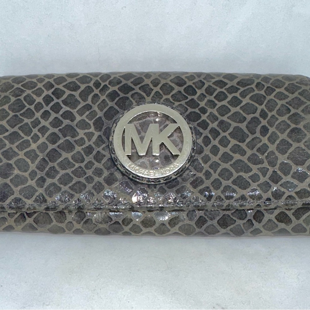 Michael Kors Grey Python Embossed Leather Fulton Flap Wallet w/multi-compartment